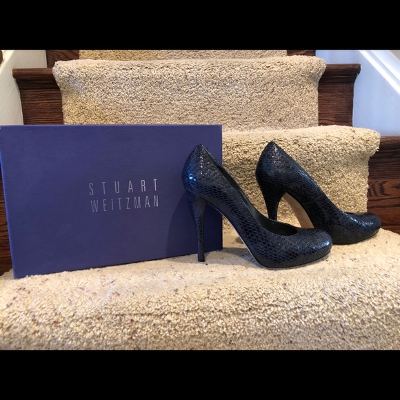 Stuart Weitzman Snakeskin Pumps - Picture 7 of 9